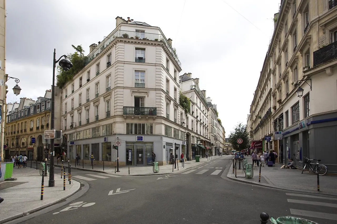 Apartment Rambuteau Paris